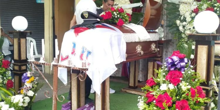 Menor fallece tras ataque armado contra una familia en Santo Domingo