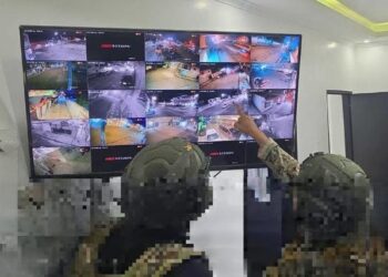 Fuerzas Armadas desmantelan sofisticado centro de monitoreo clandestino con 25 cámaras en el sur de Guayaquil