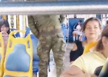 Fuerzas Armadas despliegan operativos de control de armas en buses urbanos para combatir la delincuencia en Machala