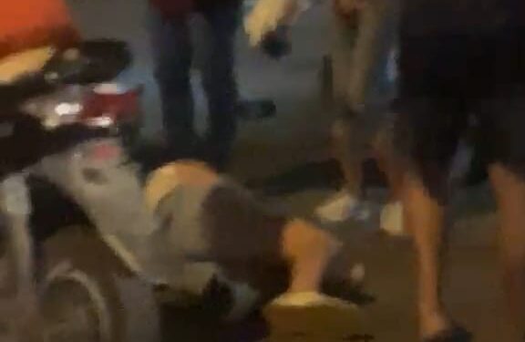 Cuatro personas resultaron heridas tras un fuerte choque de motocicletas en Pasaje