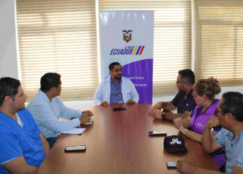 Autoridades del MSP coordinan acciones de descongestionamiento y fortalecimiento operativo en el Hospital Teófilo Dávila