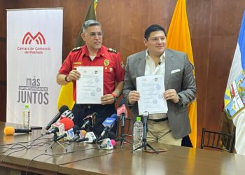Bomberos y Cámara de Comercio firman convenio para fortalecer la prevención y seguridad en negocios