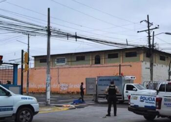 Conmoción en Guayaquil por el asesinato de un padre de familia en los exteriores de una escuela