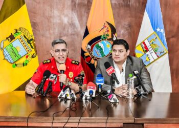 Alianza estratégica: Bomberos Machala y la Cámara de Comercio firman convenio para fortalecer la prevención de siniestros