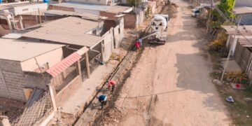 Avanza la regeneración urbana en Urseza 2: Equipos municipales ejecutan la fundición de bordillos