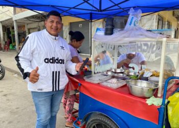 Con ceviche peruano y TikTok, joven emprendedor conquista paladares