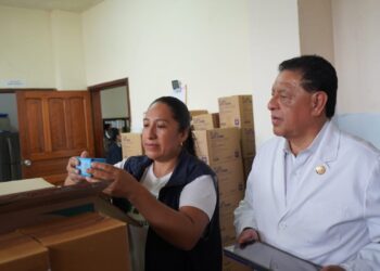 El ministro Jaime Bernabé cumplió una agenda técnica en Pastaza para repotenciar los servicios de salud y el abasto de medicinas
