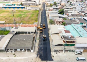 Avanza el asfaltado de calles en el barrio Amazonas 1 de Puerto Bolívar