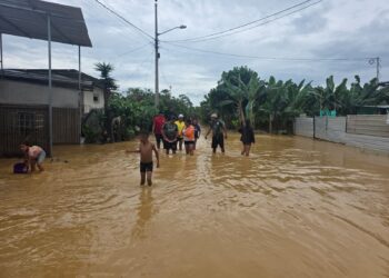 Unas 500 familias resultan afectadas en Calichana tras el desbordamiento del río Buenavista