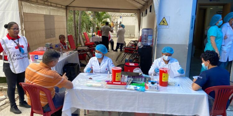 Hospital Teófilo Dávila y Cruz Roja impulsan jornada de donación de sangre