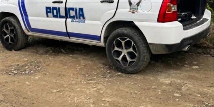 Presuntos delincuentes suplantan policías e irrumpen en urbanización privada y cometen robo armado