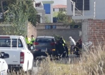 Guía penitenciaria muere acribillada por sicarios en moto al llegar a su vivienda en Riobamba