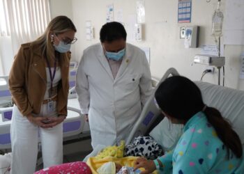 Ministro de Salud supervisa provisión de medicamentos en casas asistenciales de Otavalo y Cayambe