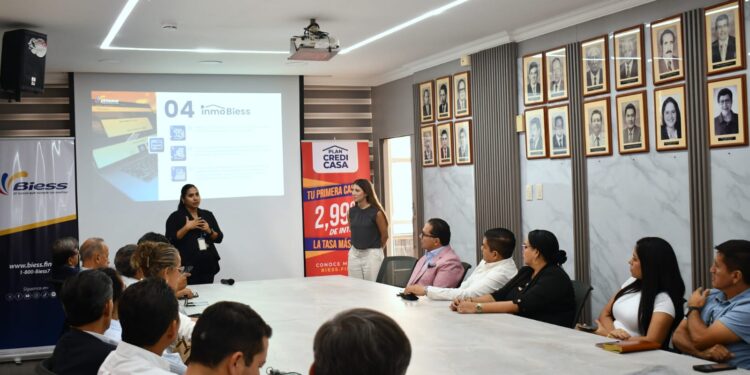 Registrador de la Propiedad asistió a encuentro del BIESS con el sector inmobiliario