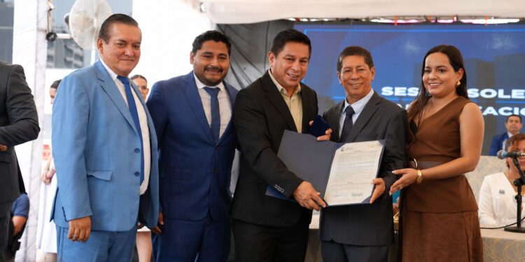 MPNoticias recibe condecoración “Municipalidad de Machala” al mérito periodístico