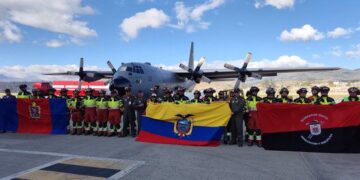 Ecuador envía 47 rescatistas especializados para labores de búsqueda en Venezuela