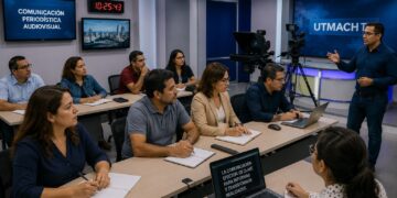 La UTMACH profesionaliza a 93 comunicadores y periodistas en activo