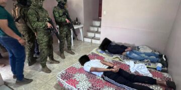 Ejército aprehende a dos presuntos integrantes de una GDO involucrados en asesinatos y atentados