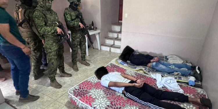 Ejército aprehende a dos presuntos integrantes de una GDO involucrados en asesinatos y atentados