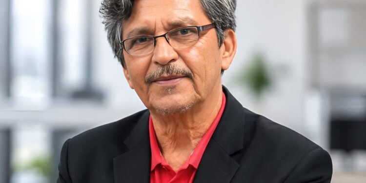 Instituciones y sectores culturales unifican fuerzas para impulsar la postulación del poeta orense Roy Sigüenza al Premio Nacional Eugenio Espejo 2026