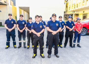 Diez bomberos de Machala se trasladan a Zamora Chinchipe para sumarse a las labores de búsqueda y rescate