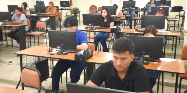 Universidad Técnica de Machala registra más de 7 mil postulantes para el período académico 2026-2