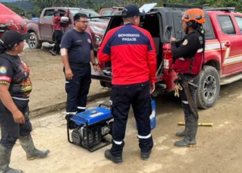 Bomberos de Pasaje se suman a las labores de búsqueda tras el devastador aluvión en Zamora Chinchipe