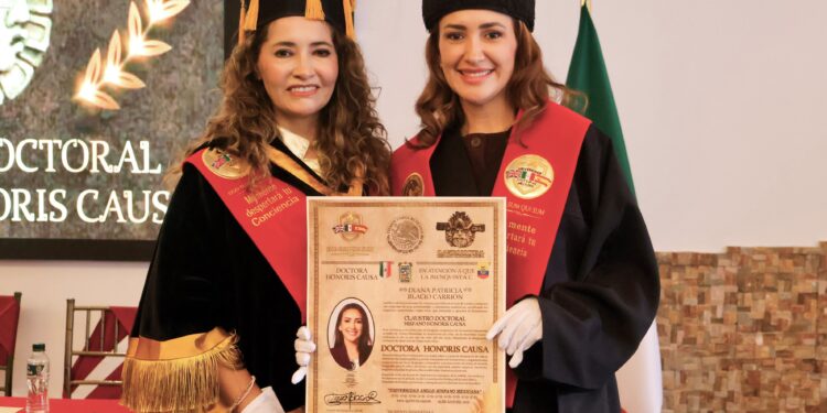 Diana Blacio recibe Doctorado Honoris Causa por su labor social en beneficio de grupos prioritarios