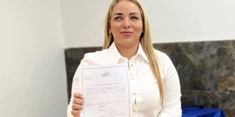 La precandidata no vidente Diana Coloma busca la Alcaldía con una inspiradora historia de resiliencia