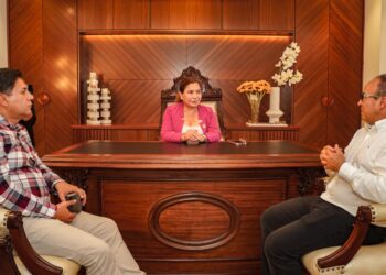 Alcaldesa subrogante Jenny Machuca y el gerente de Kao Sport se reúnen para fortalecer la inversión