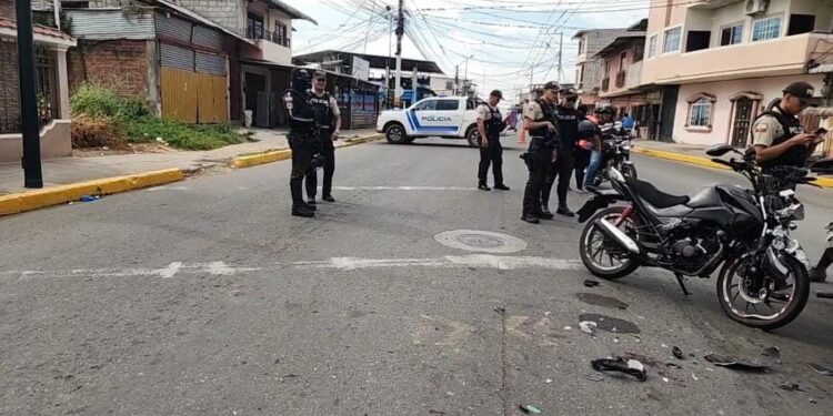 Choque entre dos motocicletas deja dos heridos, uno de ellos de gravedad, en Santa Rosa