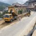 Mejoras en las aceras de la calle Bolívar Madero refuerzan la seguridad peatonal y la infraestructura urbana de Piñas