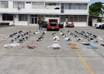 Policía decomisa más de 16.000 dólares en mercancía de contrabando en Pasaje