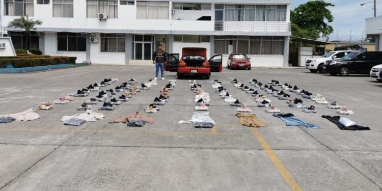 Policía decomisa más de 16.000 dólares en mercancía de contrabando en Pasaje