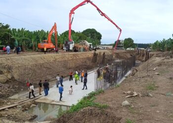 Prefectura de El Oro ejecuta obra de control de inundaciones por 6 millones de dólares para beneficiar a Machala y al sector productivo