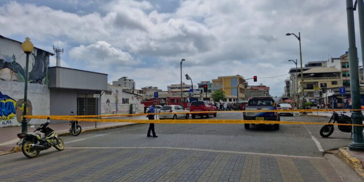 Persisten los olores químicos en unidad educativa; clases pasarán a modalidad no presencial