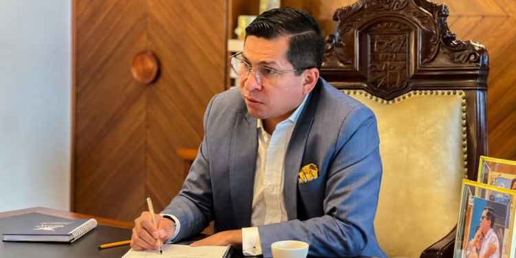 Darío Macas renuncia a la Alcaldía de Machala mientras cumple prisión preventiva en Latacunga
