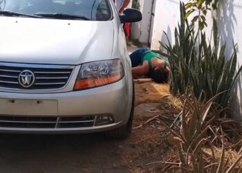 Sicarios asesinan a una joven en plena vía pública en el cantón Sucre