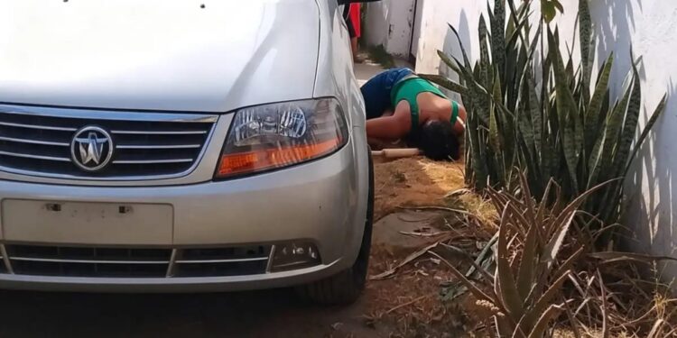 Sicarios asesinan a una joven en plena vía pública en el cantón Sucre