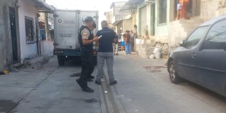 Médico fue asesinado frente a su vivienda en Guayaquil; días antes habrían intentado llevárselo
