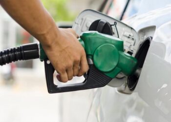 Gasolinas Extra, Ecopaís y diésel bajarán nuevamente desde este 12 de agosto en Ecuador