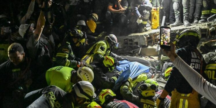 Entre silencios y escombros, Colombia sigue buscando vidas: rescates que mantienen la esperanza tras el terremoto