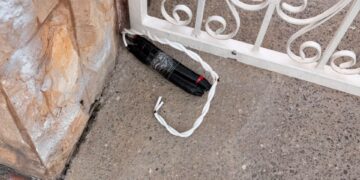 Encuentran artefacto explosivo frente a una vivienda tras amenazas extorsivas
