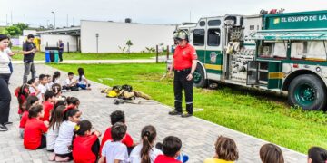 Bomberos Machala capacita a miles de integrantes de la comunidad educativa en prevención de emergencias