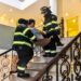 Bomberos Machala ejecuta simulacro de evacuación por sismo en el edificio de la Alcaldía
