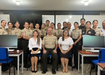 CPCO capacita a servidores policiales de El Oro en comunicación institucional
