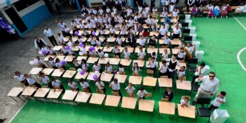 Más de 401 estudiantes beneficiados, entregan nuevo mobiliario en la Unidad Educativa Eulogio Serrano Armijos