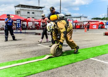Cuerpos de socorro de El Oro miden destrezas en la competencia Bomberos de Acero 2026