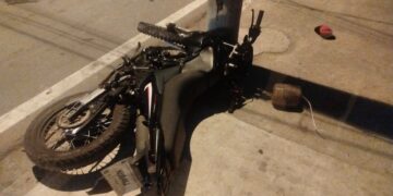 Persecución policial terminó con dos detenidos y el hallazgo de un explosivo